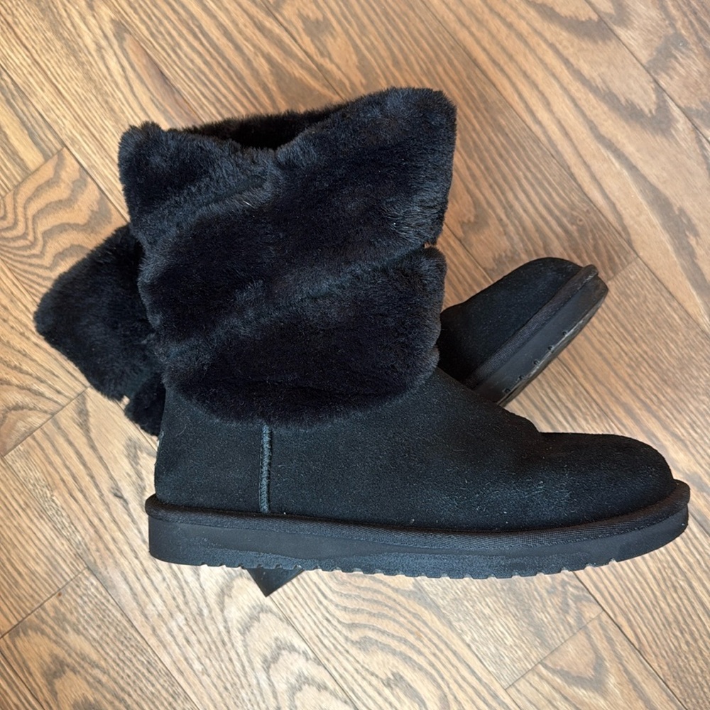 UGG - Koolaburra - Black - SIZE 8
